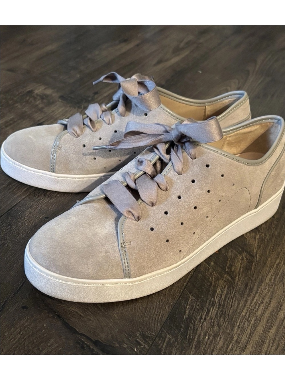 VIONIC Keke Women’s Suede Lace-Up Sneakers in Light Gray Size 7.5